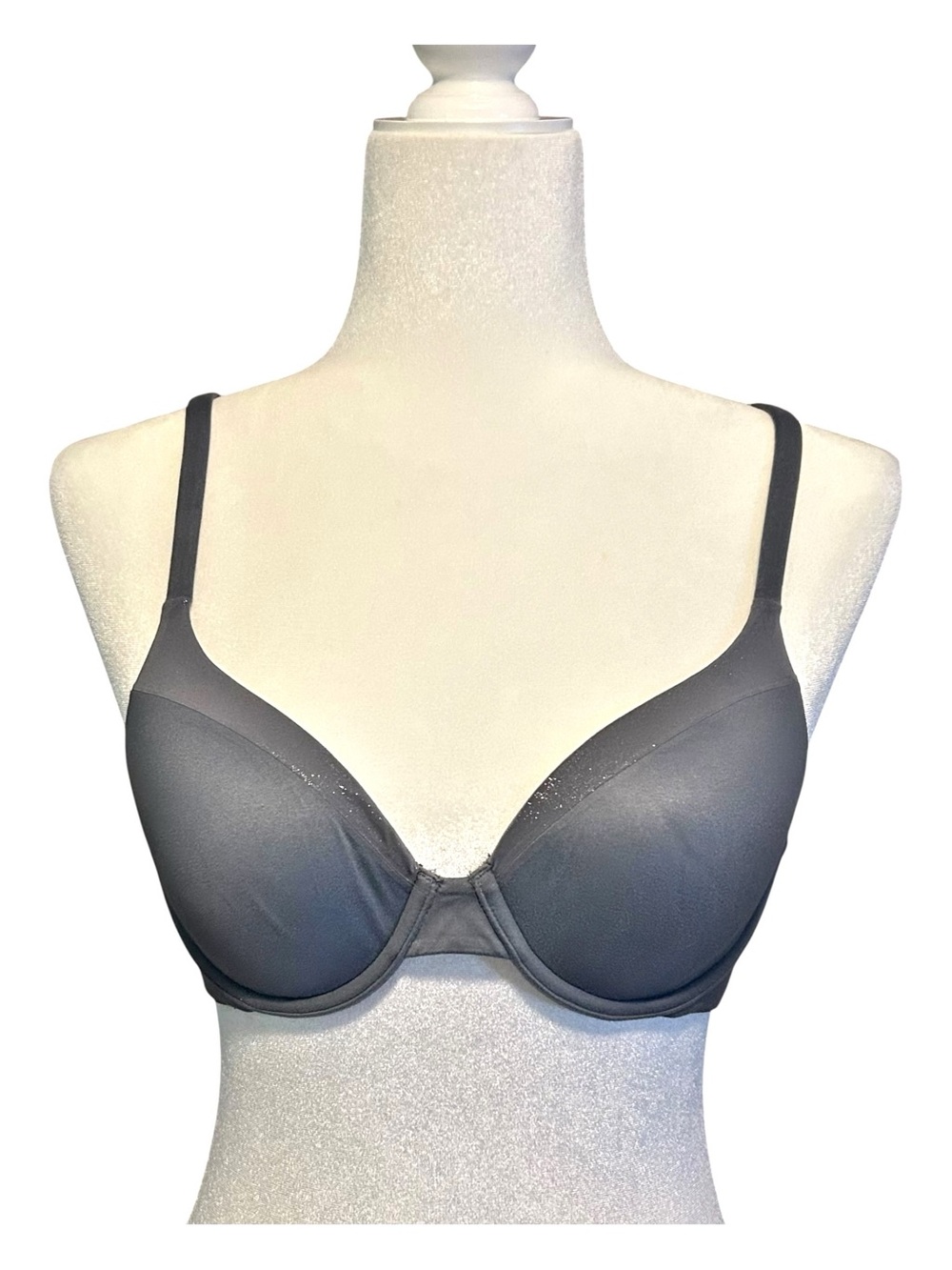 Victoria’s Secret Body by Victoria Lined Perfect Coverage Bra‎ SZ 34B in Grey